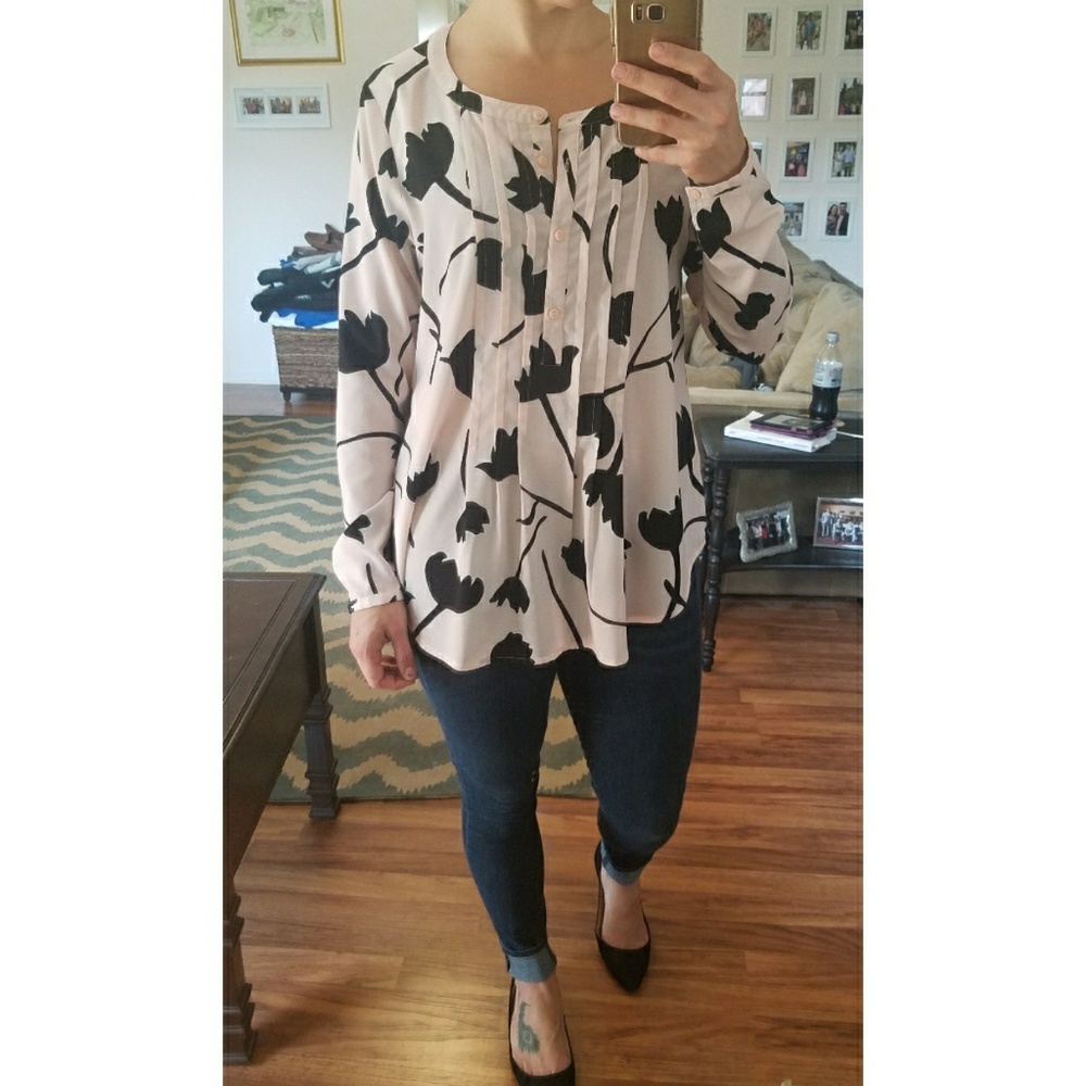 LOFT flowy tulip print blouse