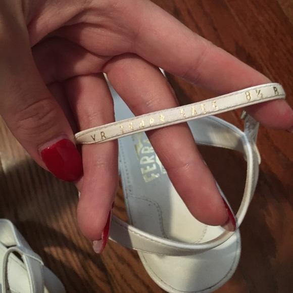 Ferragamo Sandals white block heel strap 8 8.5 B - Picture 4 of 4