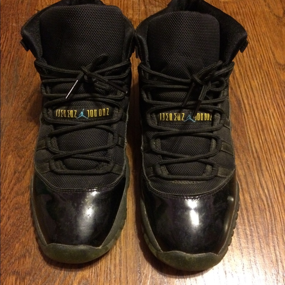 Gammma blue 12s not very good condition