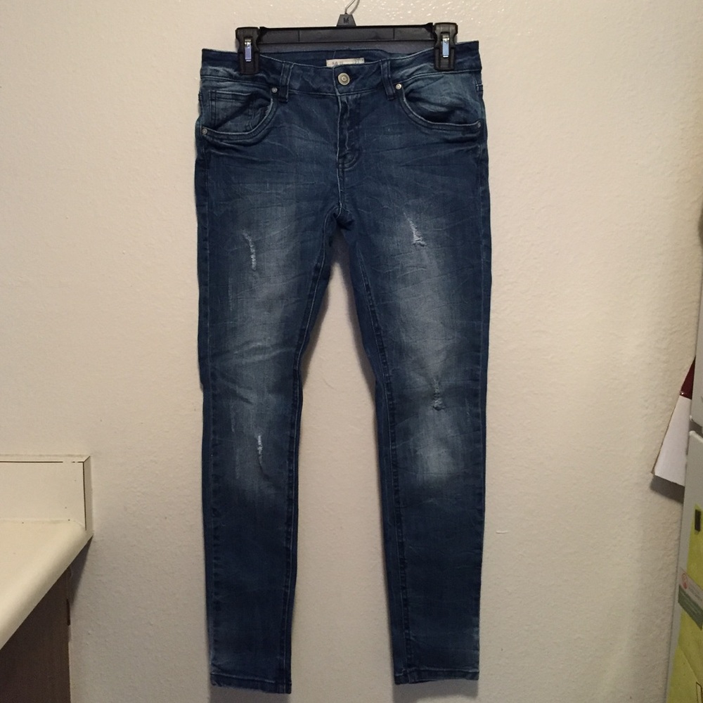 Distressed Skinny Jeans (Waist 28)