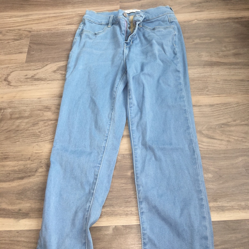 PACSUN LIGHT DENIUM JEANS. SIZE 24!! Never worn.