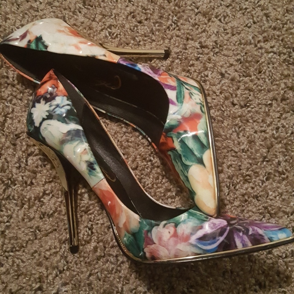 Privileged Flower Pumps