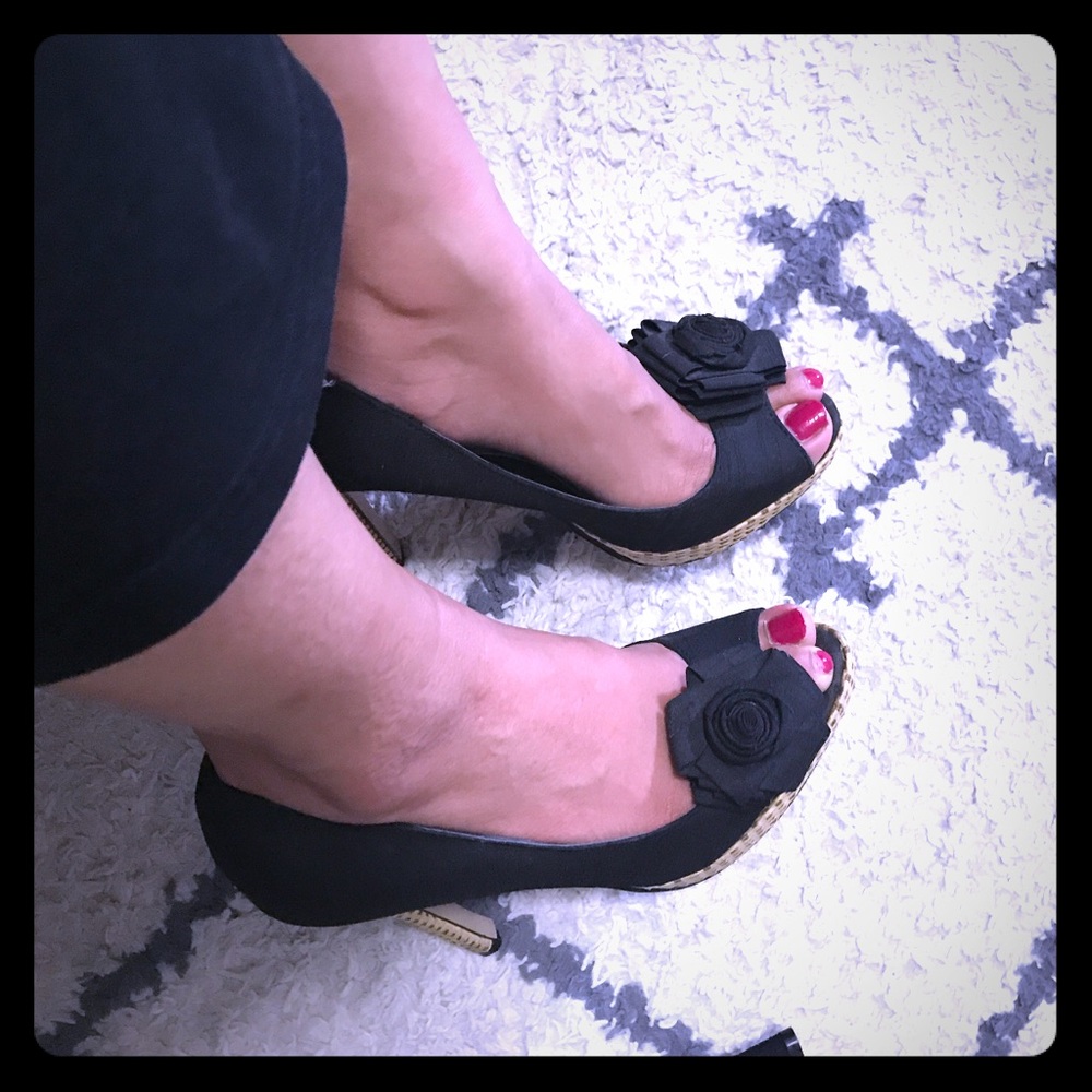 Anne Michelle black heels with flower peep toe - 6