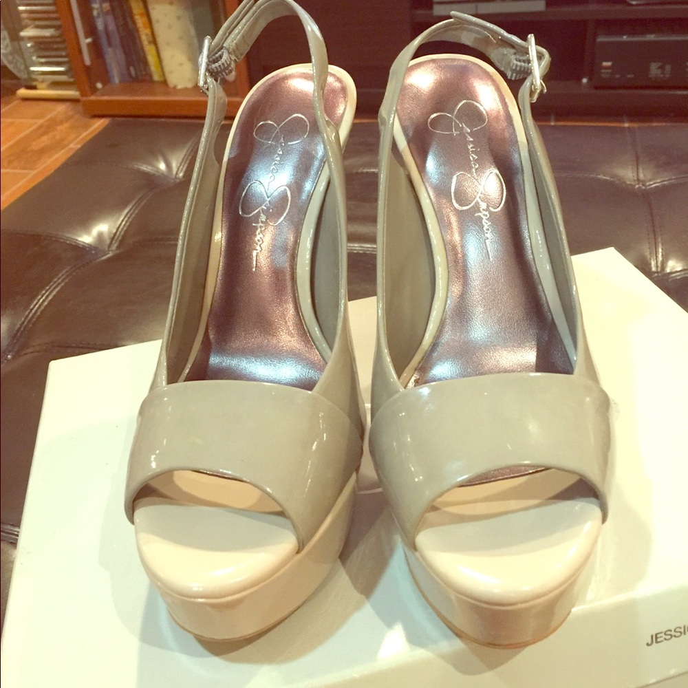 Dress shoes