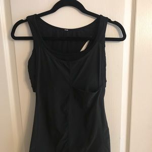 Lululemon black tank top with built in sports bra
