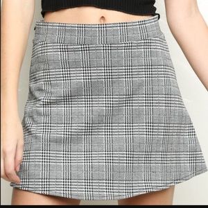 BRANDY MELVILLE PLAID SKIRT