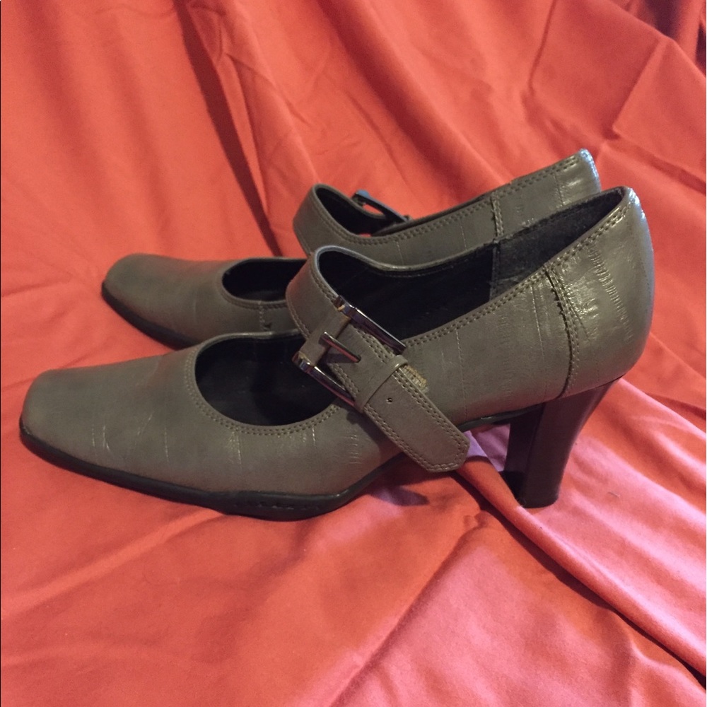 Aerosoles Grey Mary Janes