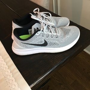 Men's Nike Frees Size 9