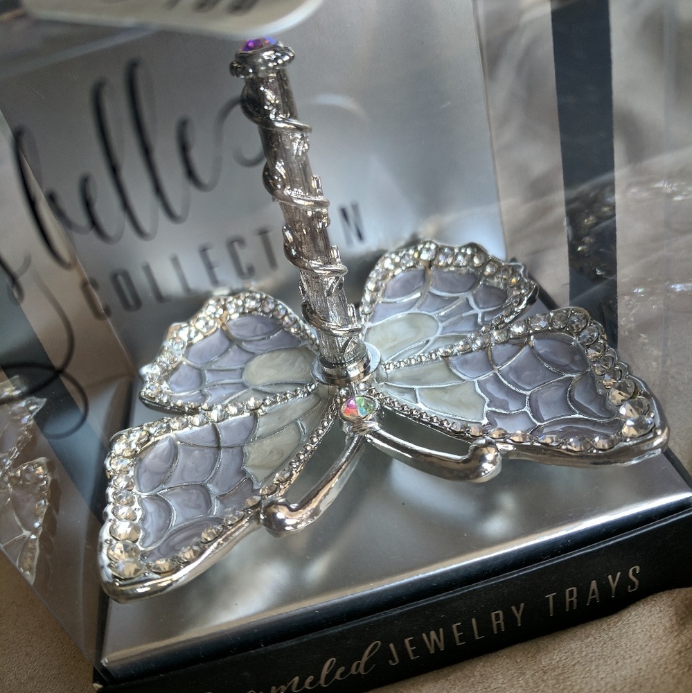 Tres Belles Collection Enameled Ringholder