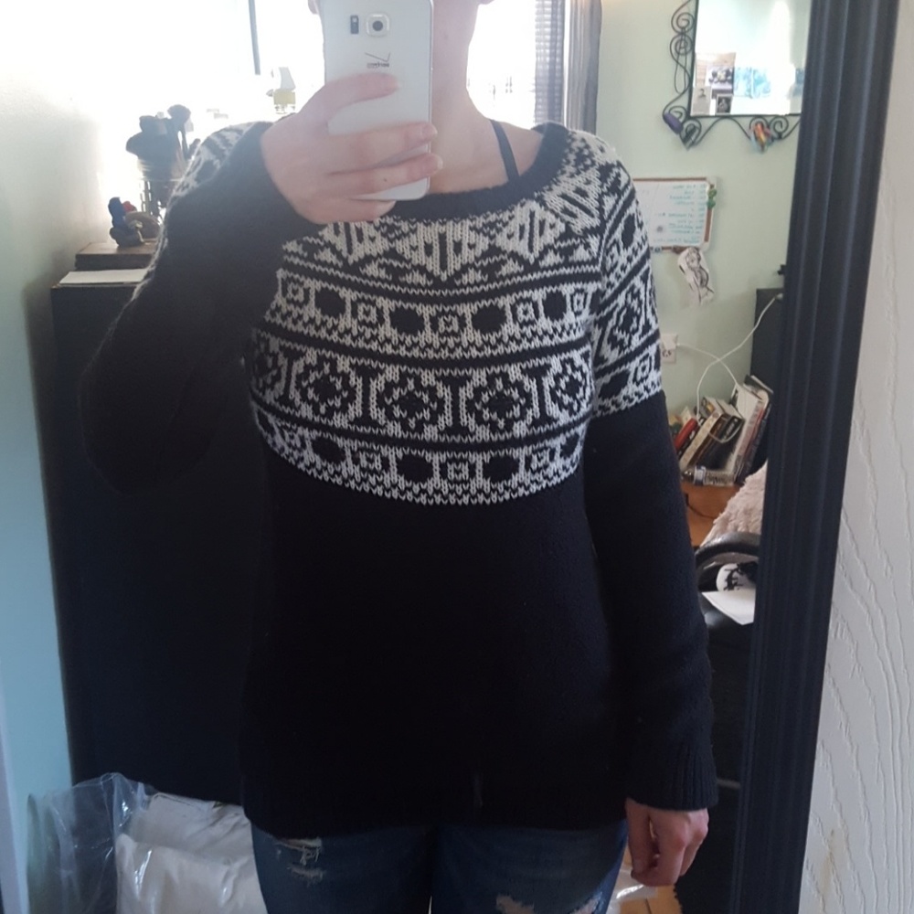 American Eagle Knitted Sweater