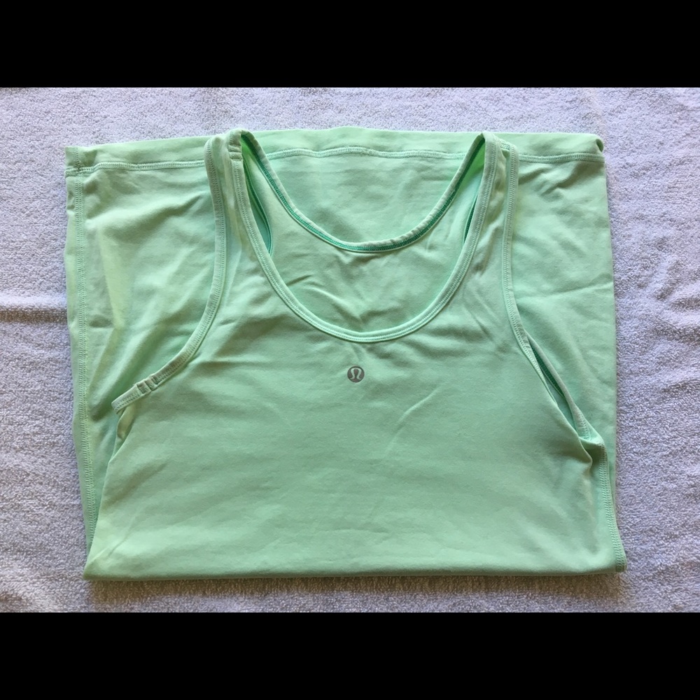 Lululemon Front Racer - Size 6