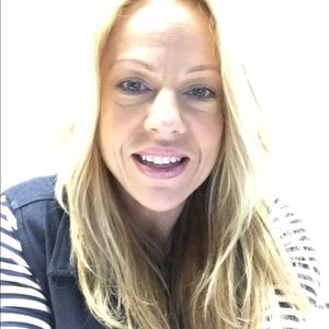 Meet your Posher, Claudia