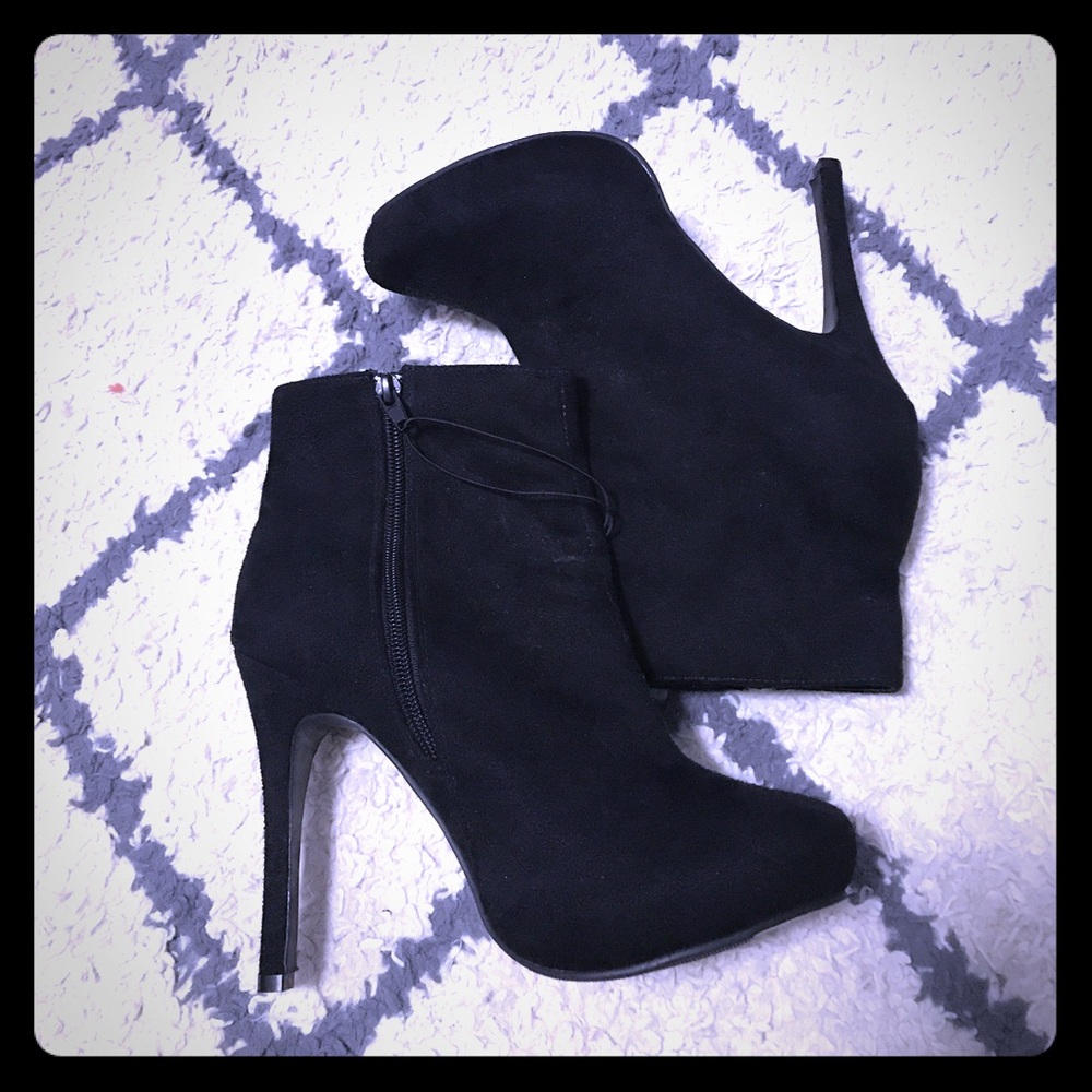 New! Forever 21 Velvet Feel Stiletto Booties - 7