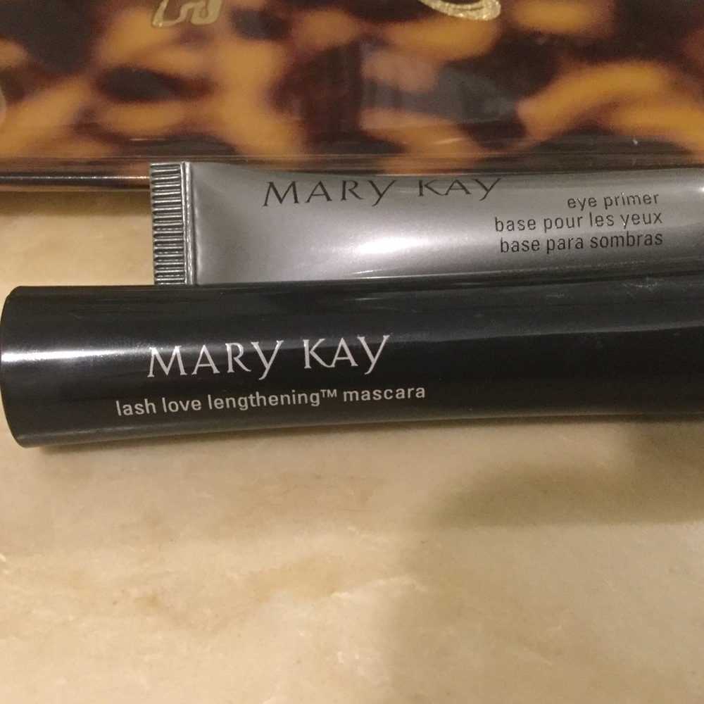 Mary Kay primer and mascara-bonus with any sale !