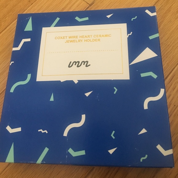 NIB Coxet Wire Heart Ceramic Jewelry Holder - Picture 2 of 3