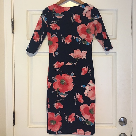 Floral Print Fitted Dress - Picture 2 of 3