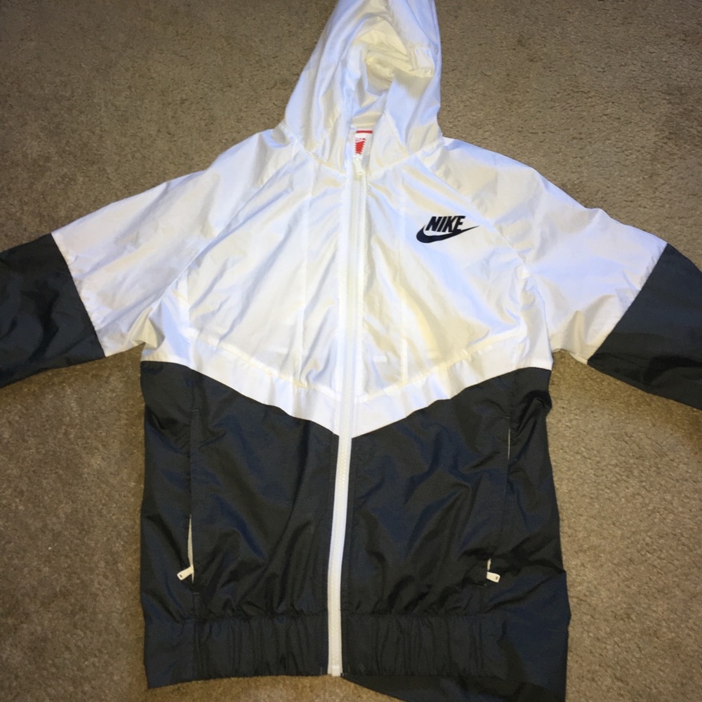 NIKE WINDBREAKER.