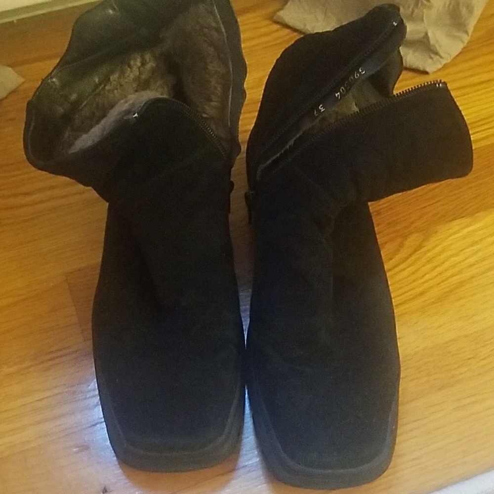 Fur lined suede boots