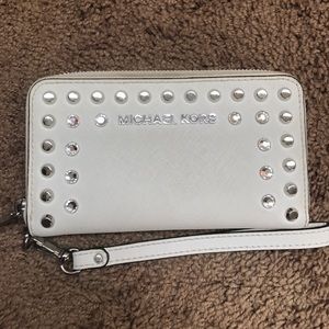 Michael Kors White Wallet w/ Wristlet