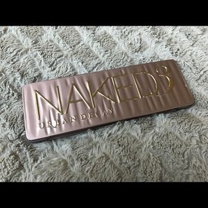 Urban Decay Naked 3