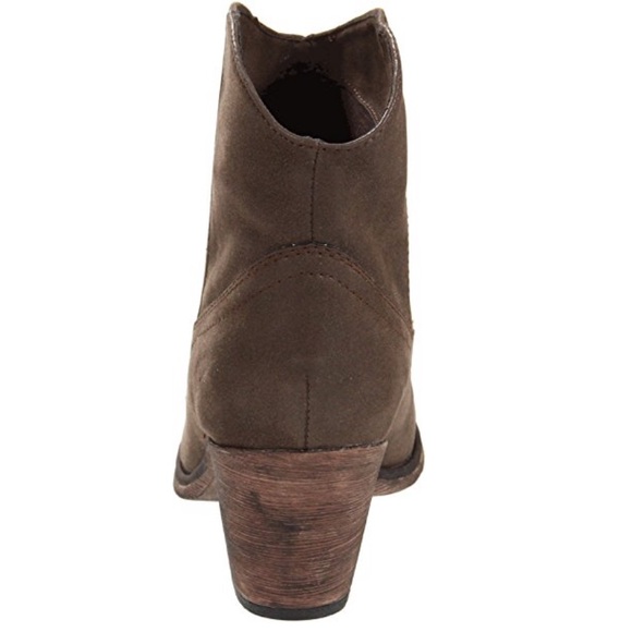 NIB Brooks Brown Distressed Western Ankle Boots - Picture 5 of 8