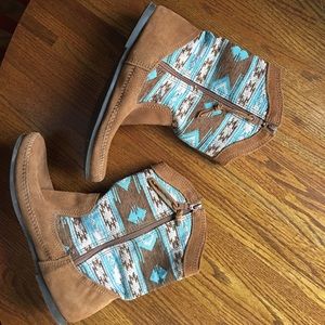 Minnetonka boots