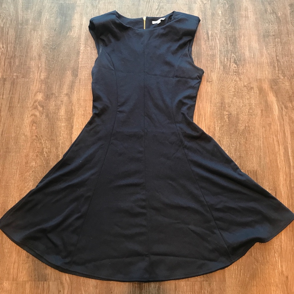 Slimming navy dress
