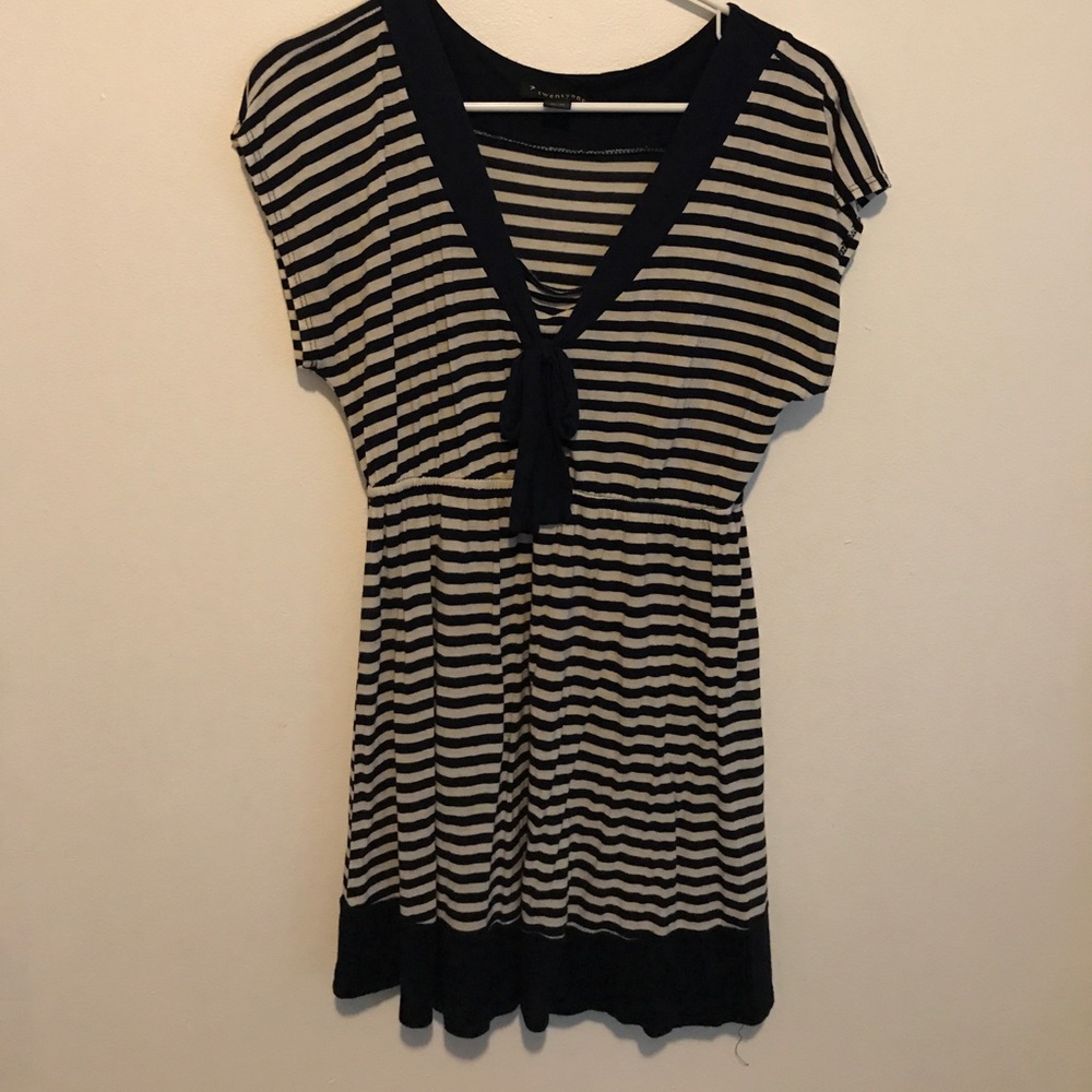 5/$20 Forever 21 Tunic