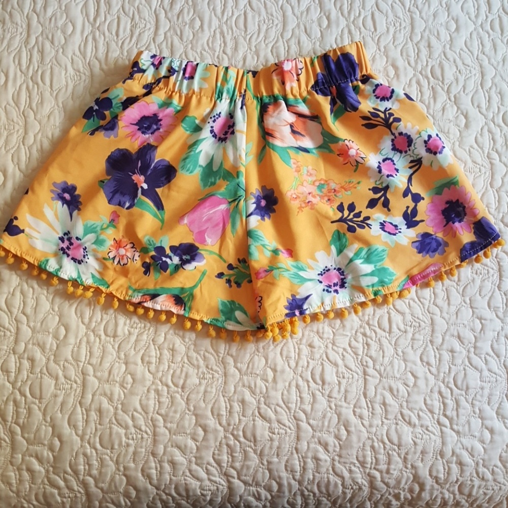 Shorts - Picture 3 of 3