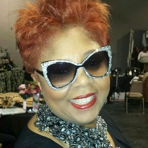 Meet your Posher, Renee