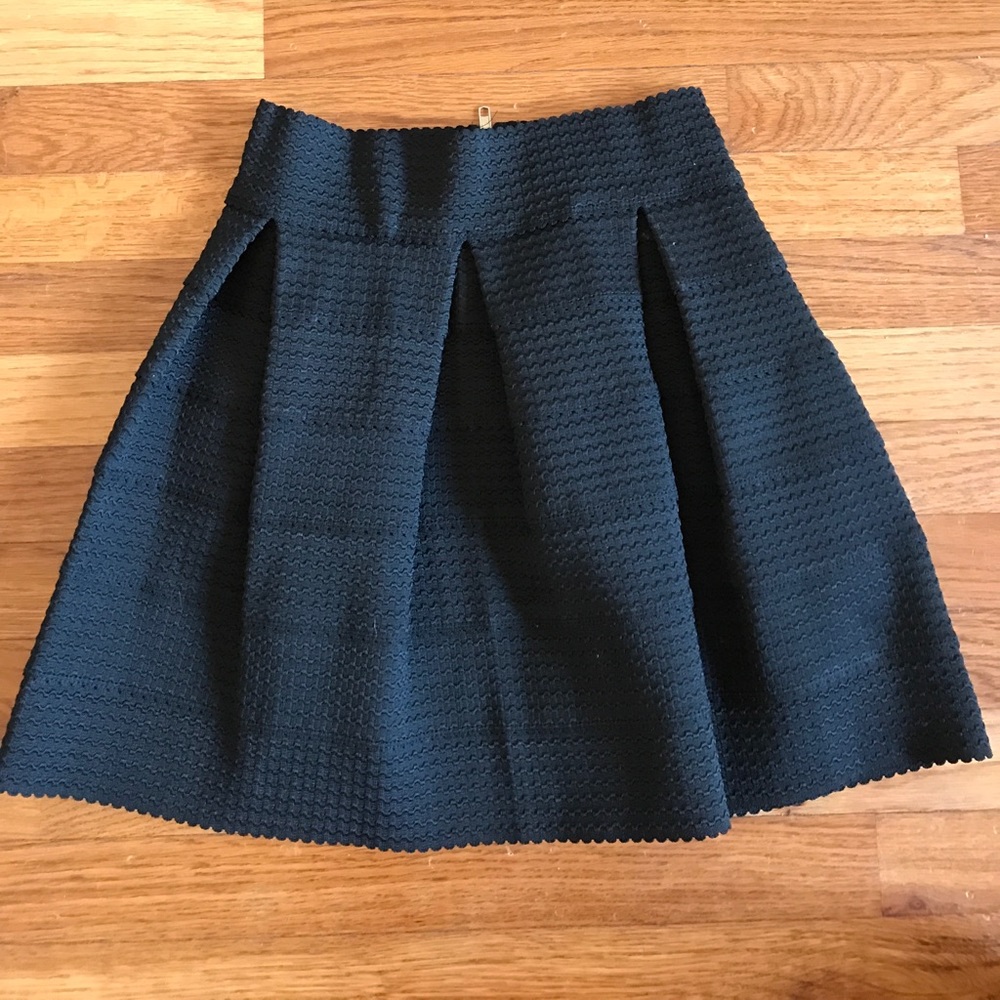 Like new! Boutique structured black skirt