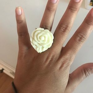 White Rose stretch ring