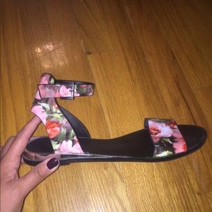 Nine West Rose Flower Sandals - Size 9.5