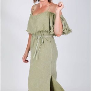 UMGEE Maxi Dress, Olive- Size Large. NWT!