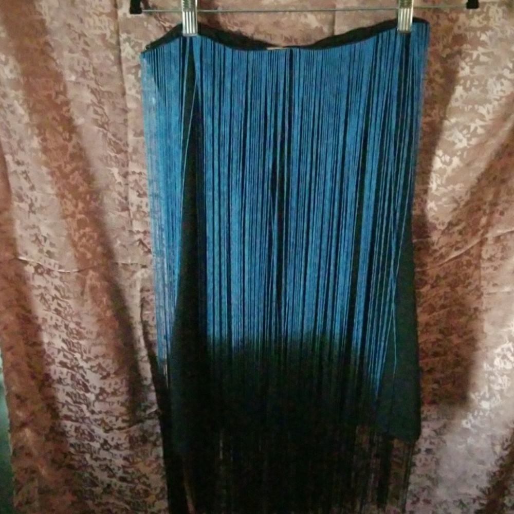 Dress - Picture 4 of 4