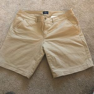 American eagle khaki Bermuda shorts