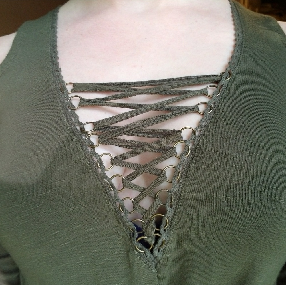 Shirt - Picture 3 of 4