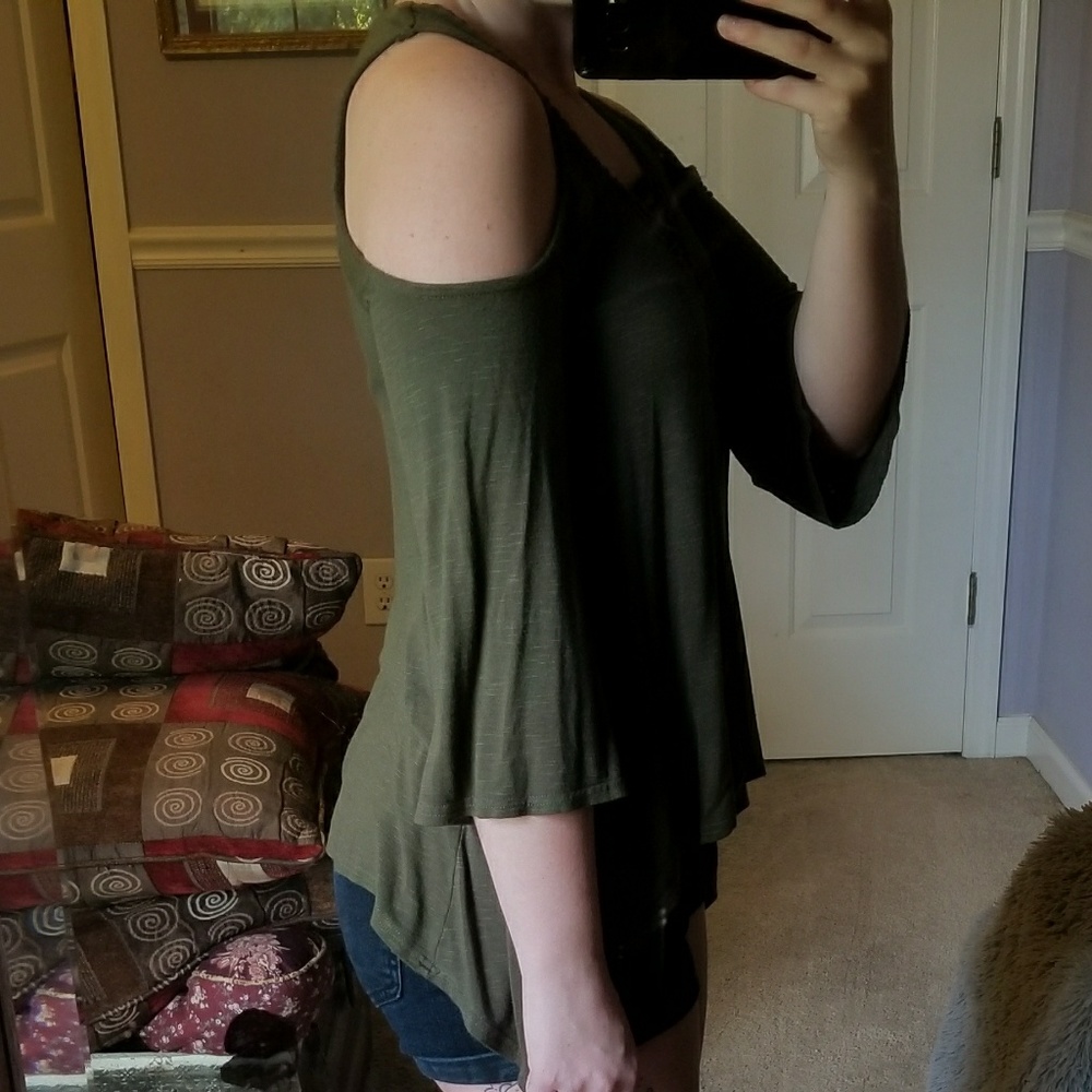 Shirt - Picture 4 of 4