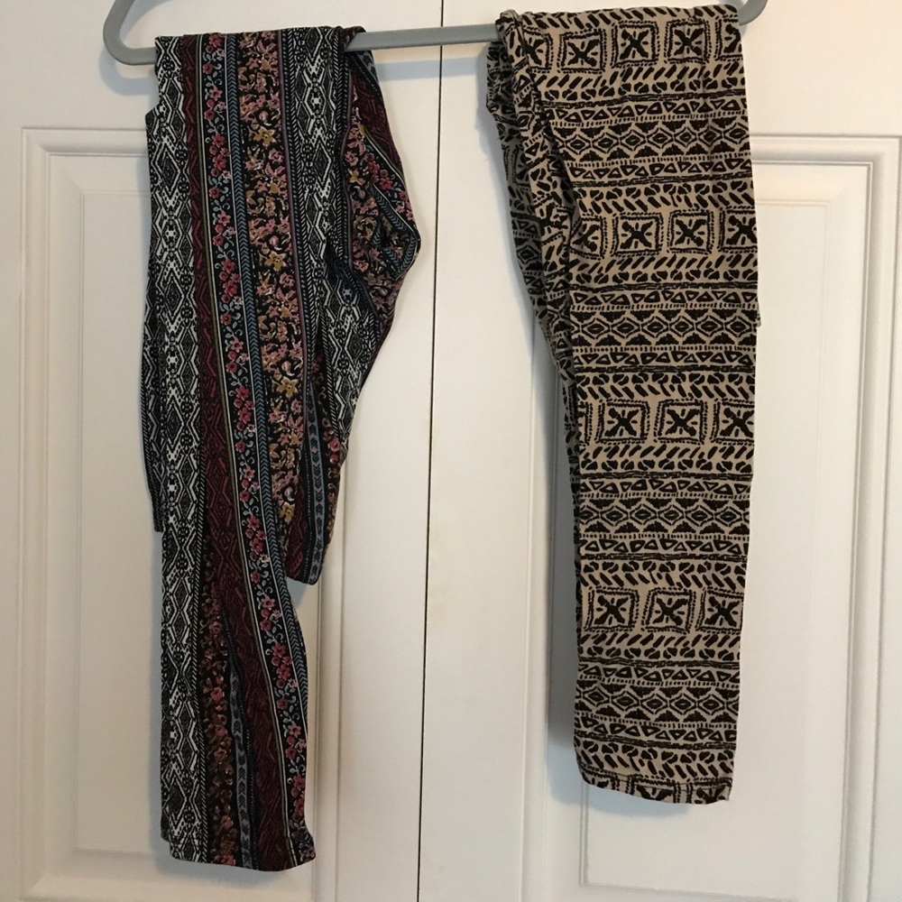 2 Pairs of Soft Print Leggins
