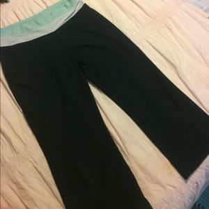 NIKE Capri length yoga pants