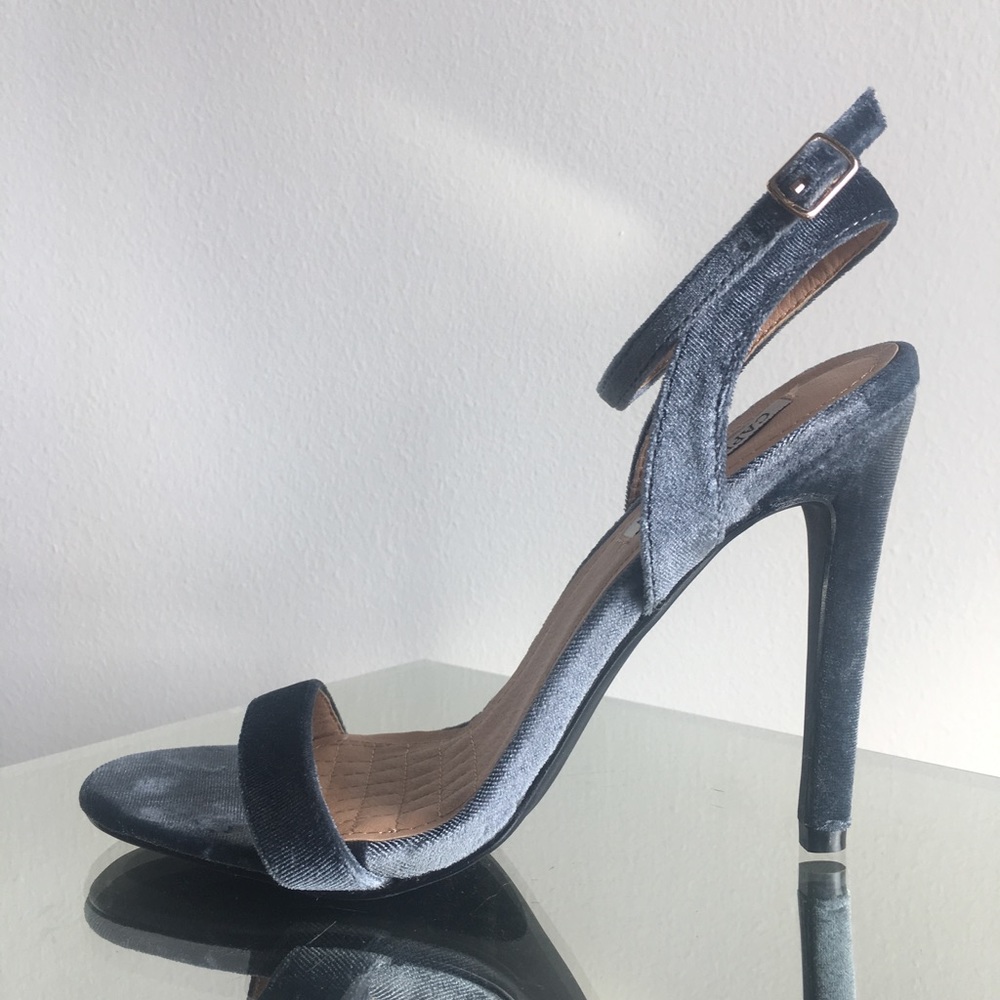 Brand New Cape Robbin Velour Heels