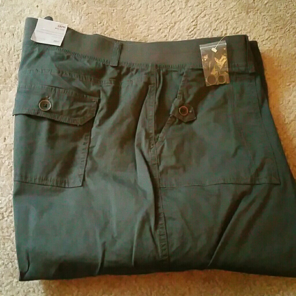 Capri pants -Dressy Cargo style