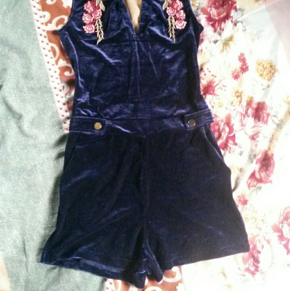 NWOT Gorgeous Romper Short - Picture 2 of 4