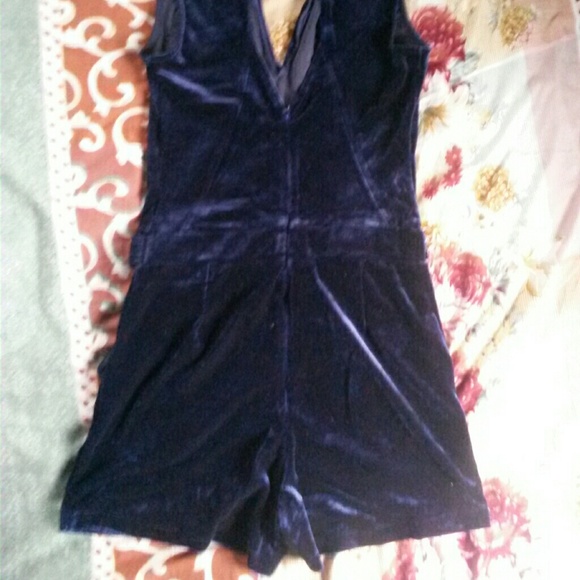 NWOT Gorgeous Romper Short - Picture 4 of 4