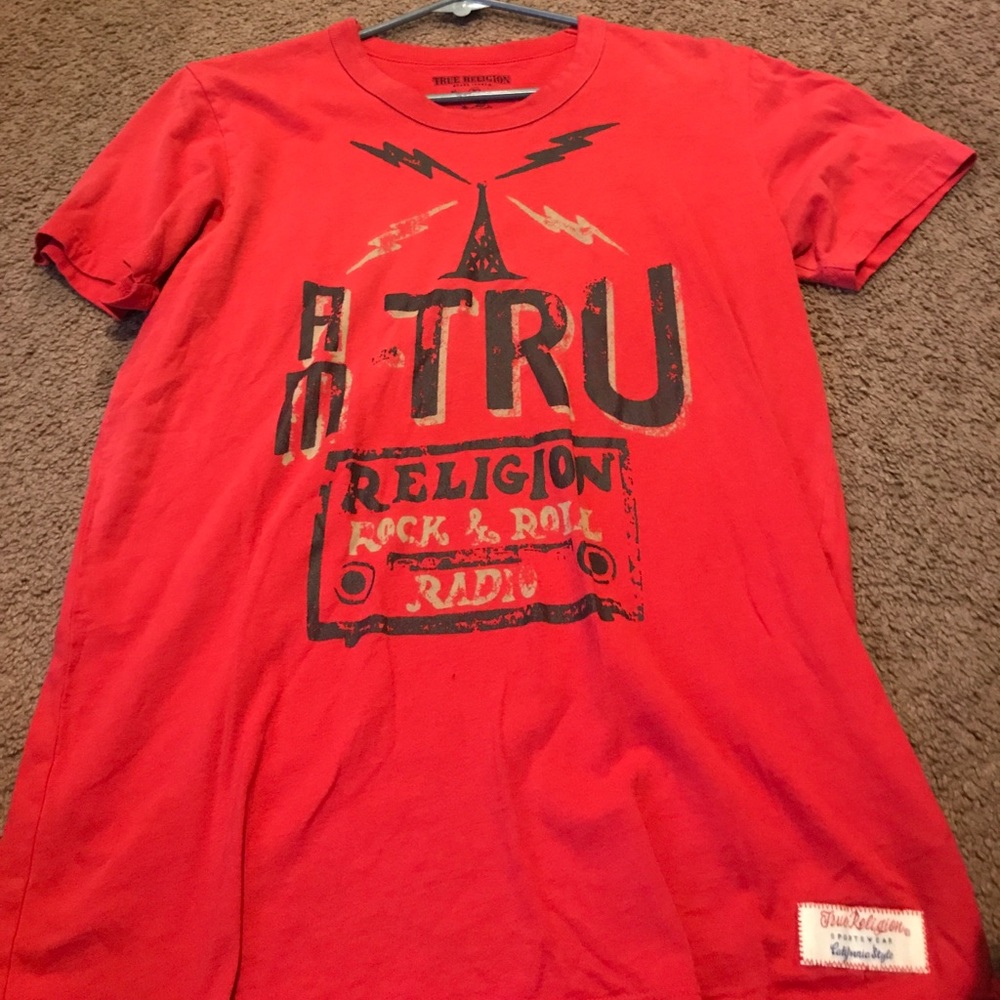 Red true religion tee