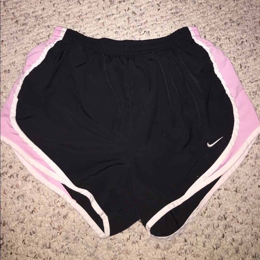 🔥Black/pink Nike Tempo Running Shorts