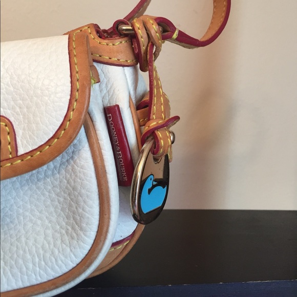 Small Dooney & Bourke Purse - Picture 3 of 6