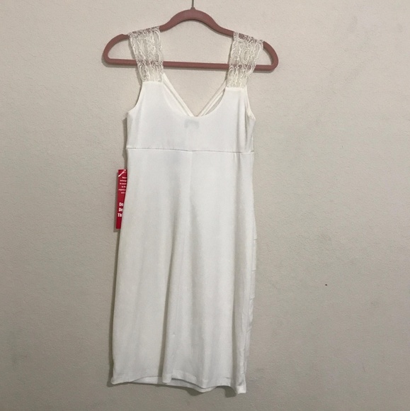 Dress - Picture 2 of 4