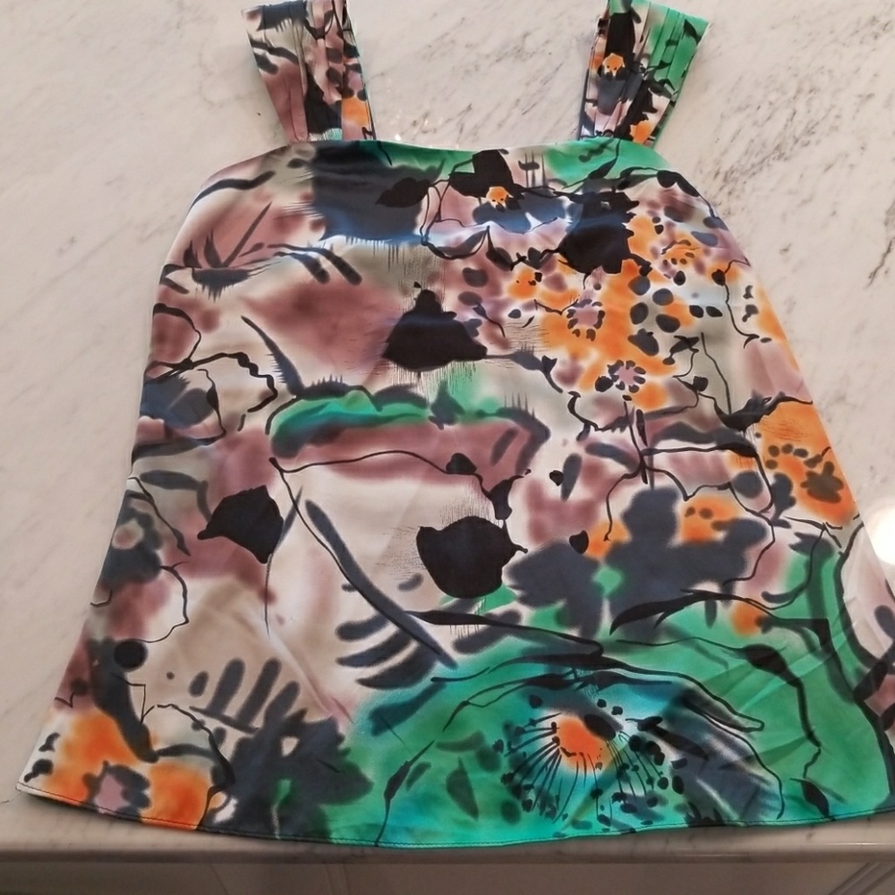Incredible sleeveless top