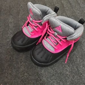 Nike Preschool girls size 8C hikers